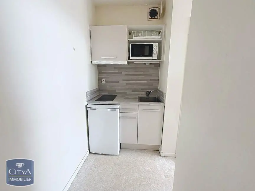 Photo 2 Appartement 1 pièce 24.32m²