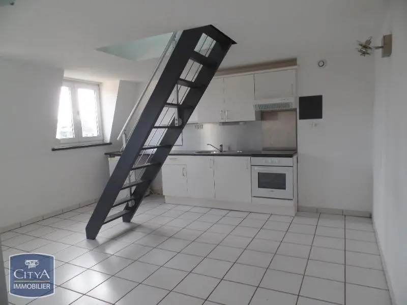 Photo 1 Appartement 1 pièce 28.07m²