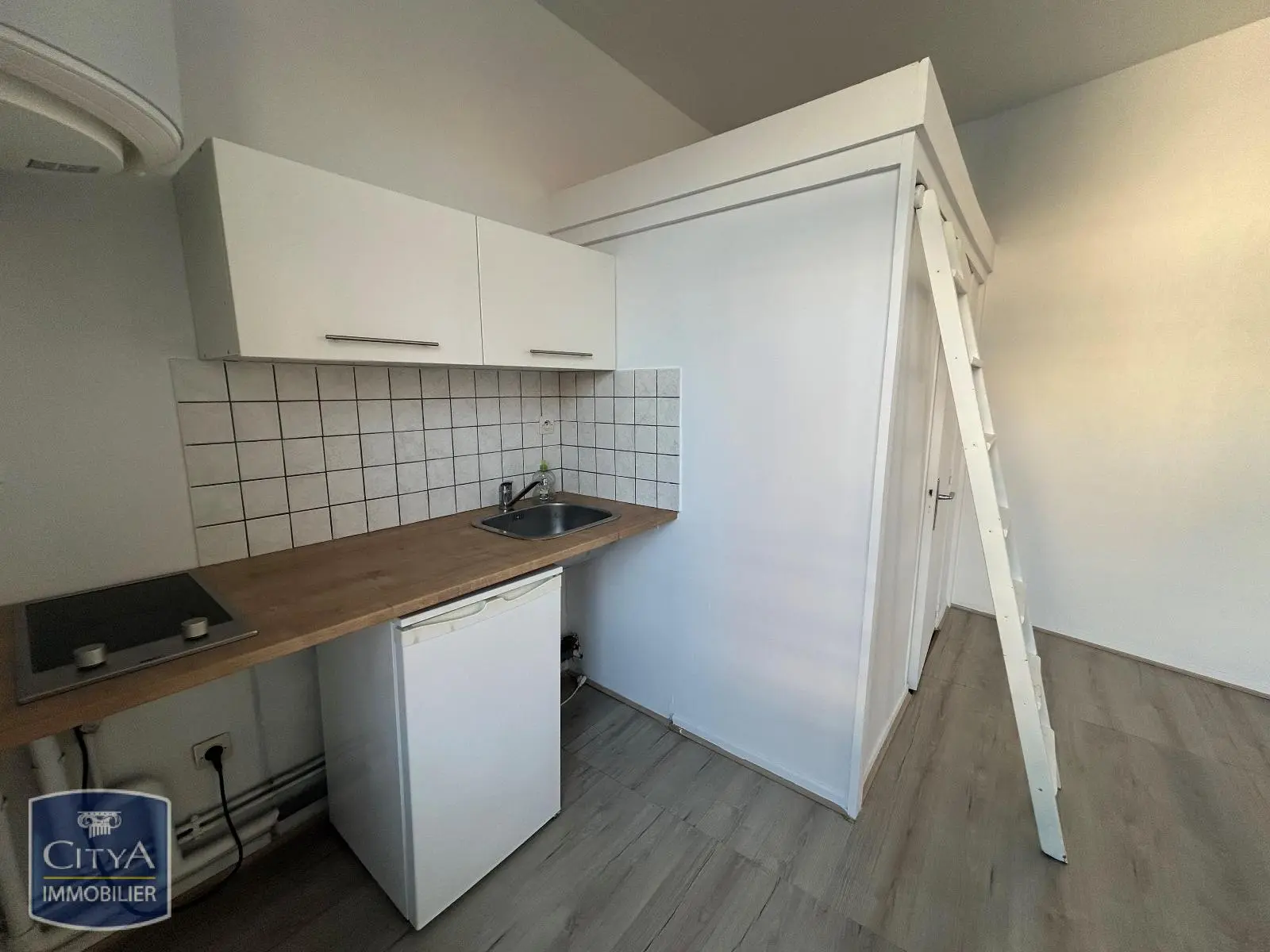 Photo 1 Appartement 1 pièce 22.12m²