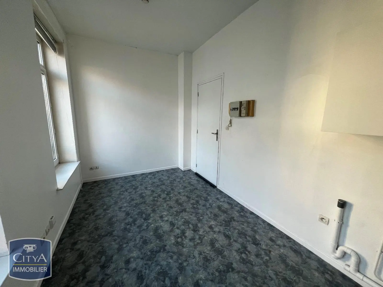 Photo 2 Appartement 1 pièce 13.59m²