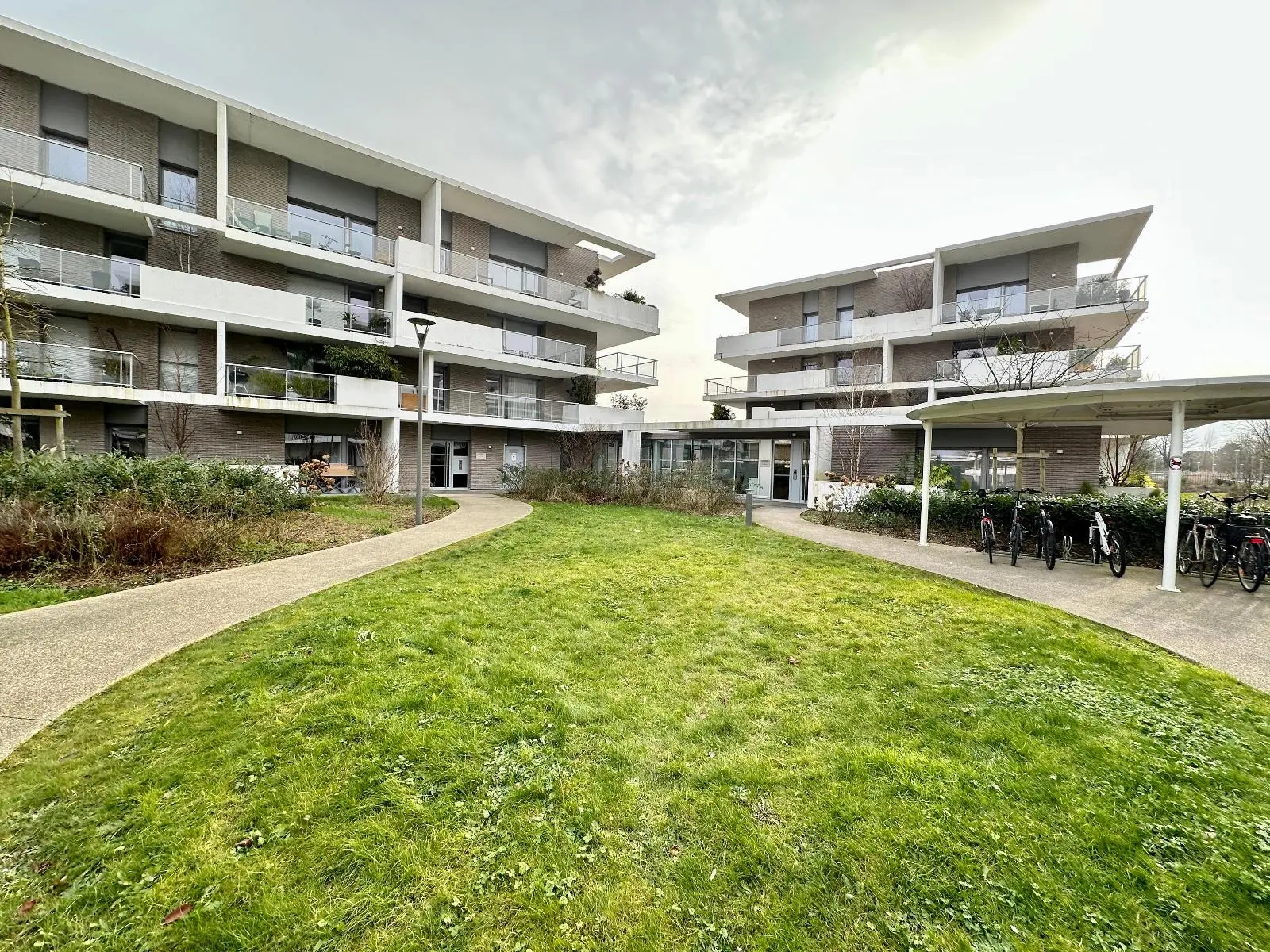 Photo 2 Appartement 1 pièce 37.3m²