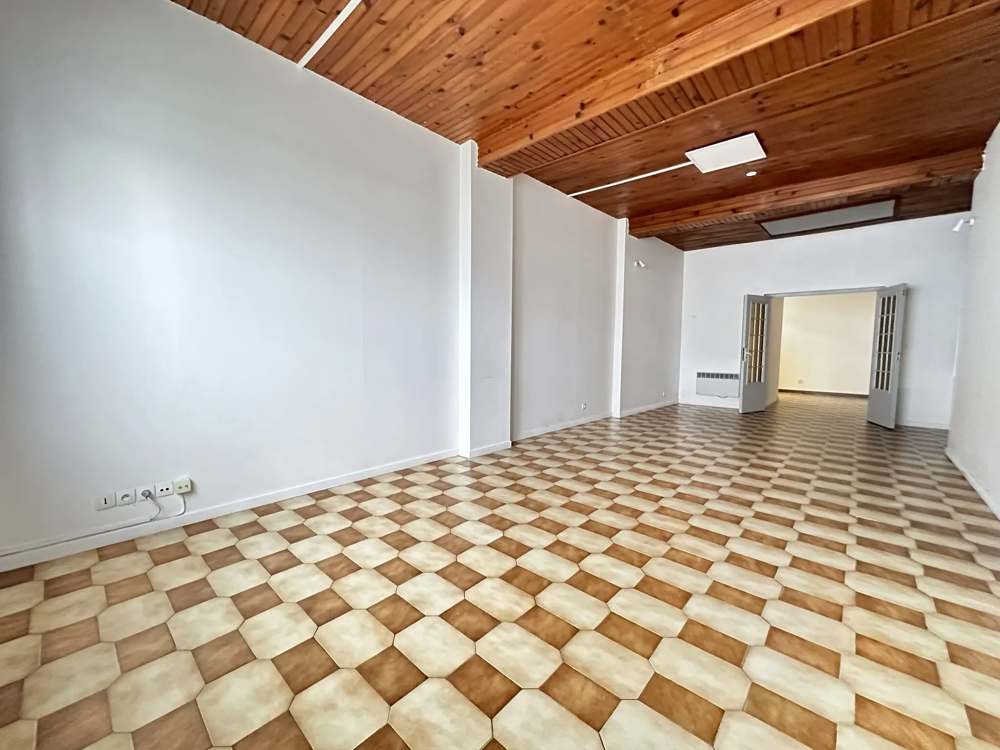 Photo 2 Immeuble 250m²