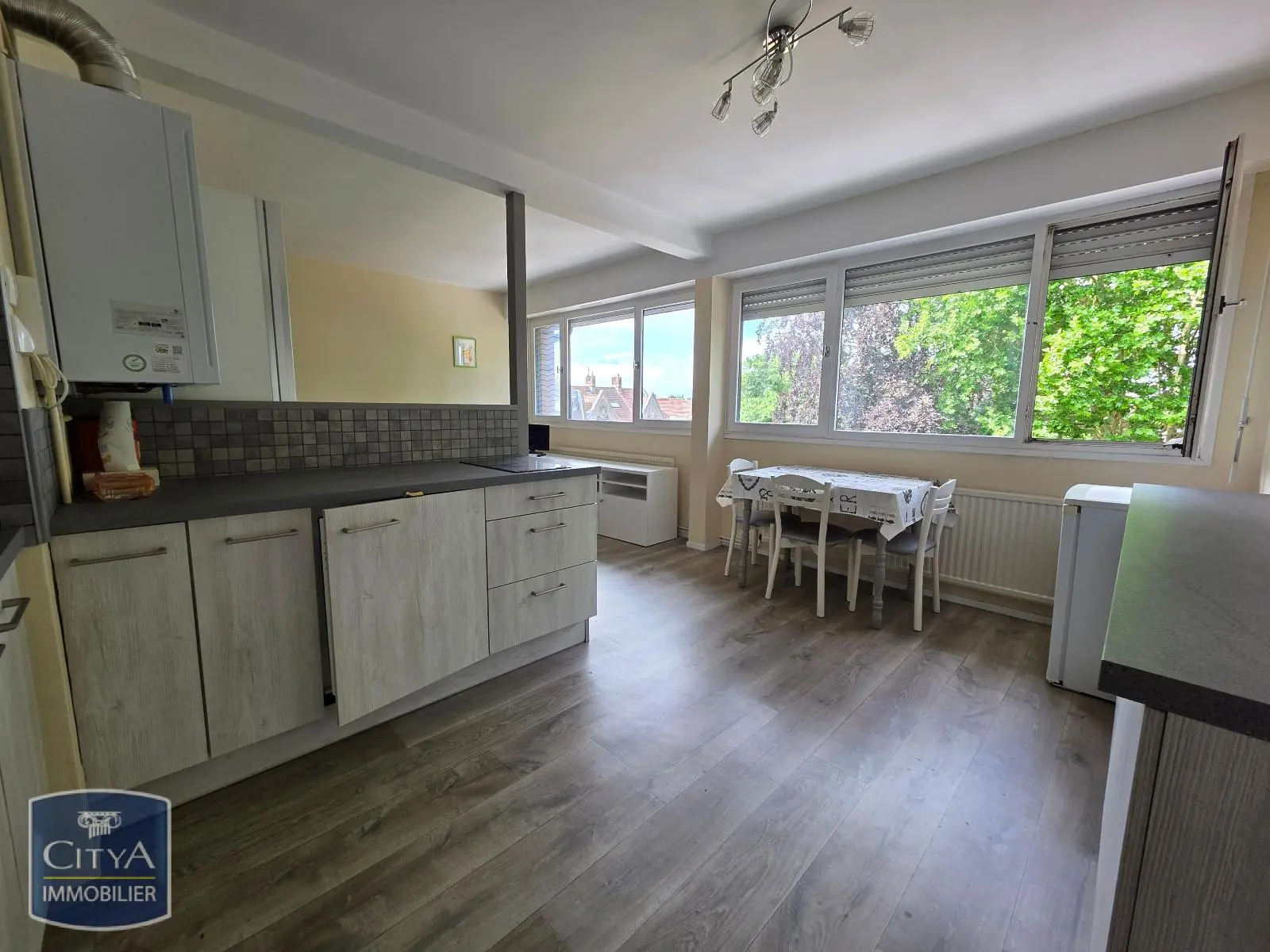 Photo 1 Appartement 1 pièce 28m²