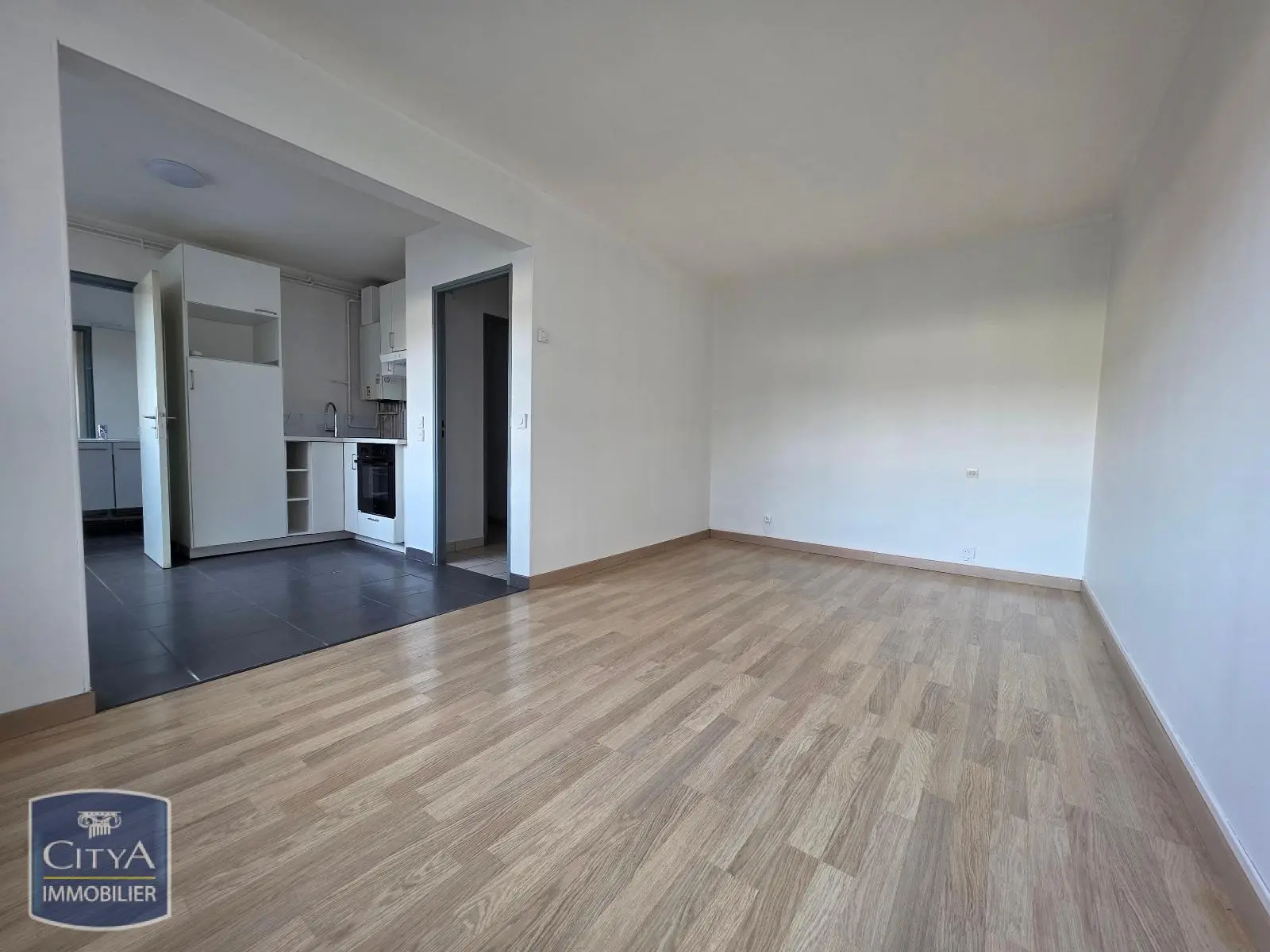 Photo 2 Appartement 1 pièce 30.73m²