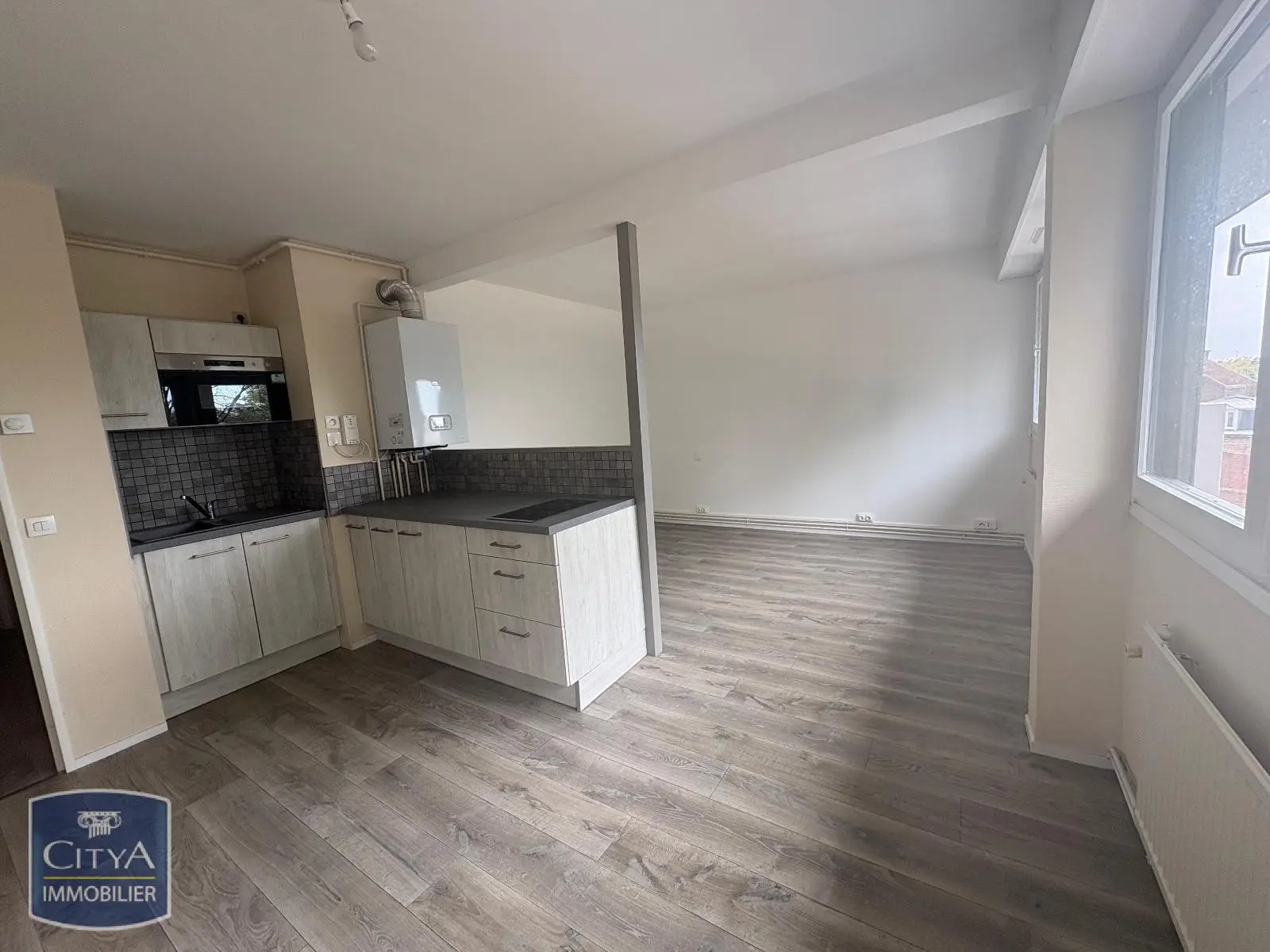 Photo 2 Appartement 1 pièce 28m²