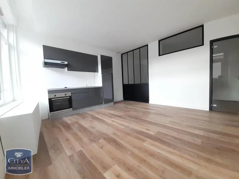 Photo 1 Appartement 1 pièce 33.23m²