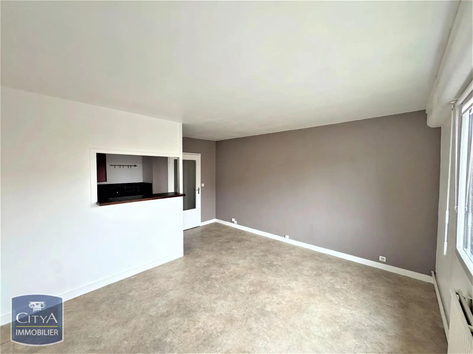 Photo 1 Appartement 1 pièce 27.81m²