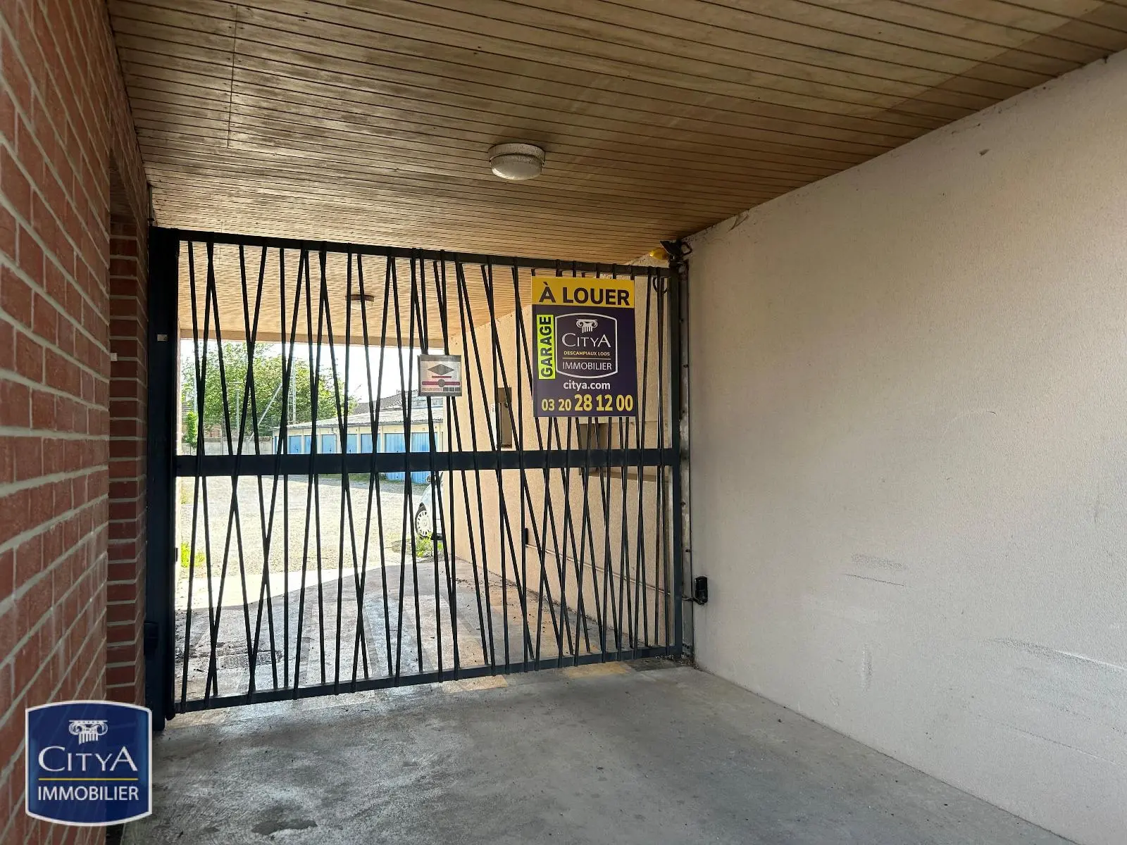 Photo 1 Parking