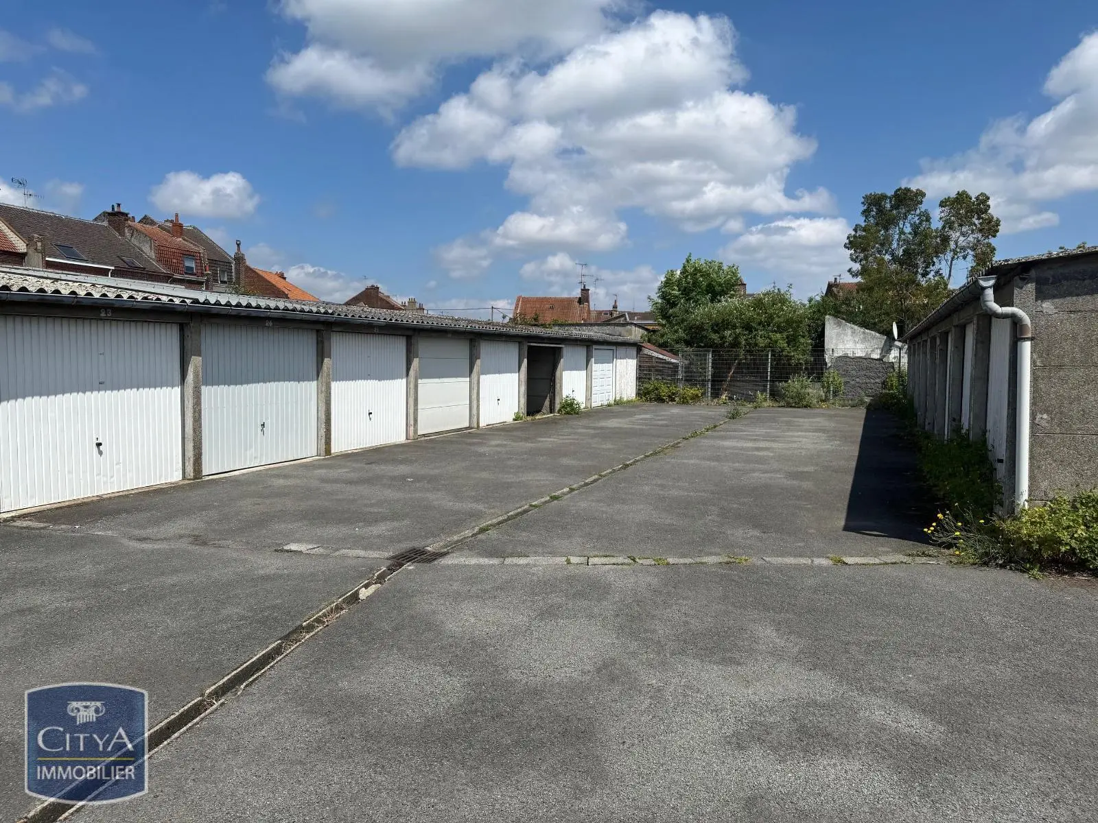 Photo 2 Parking