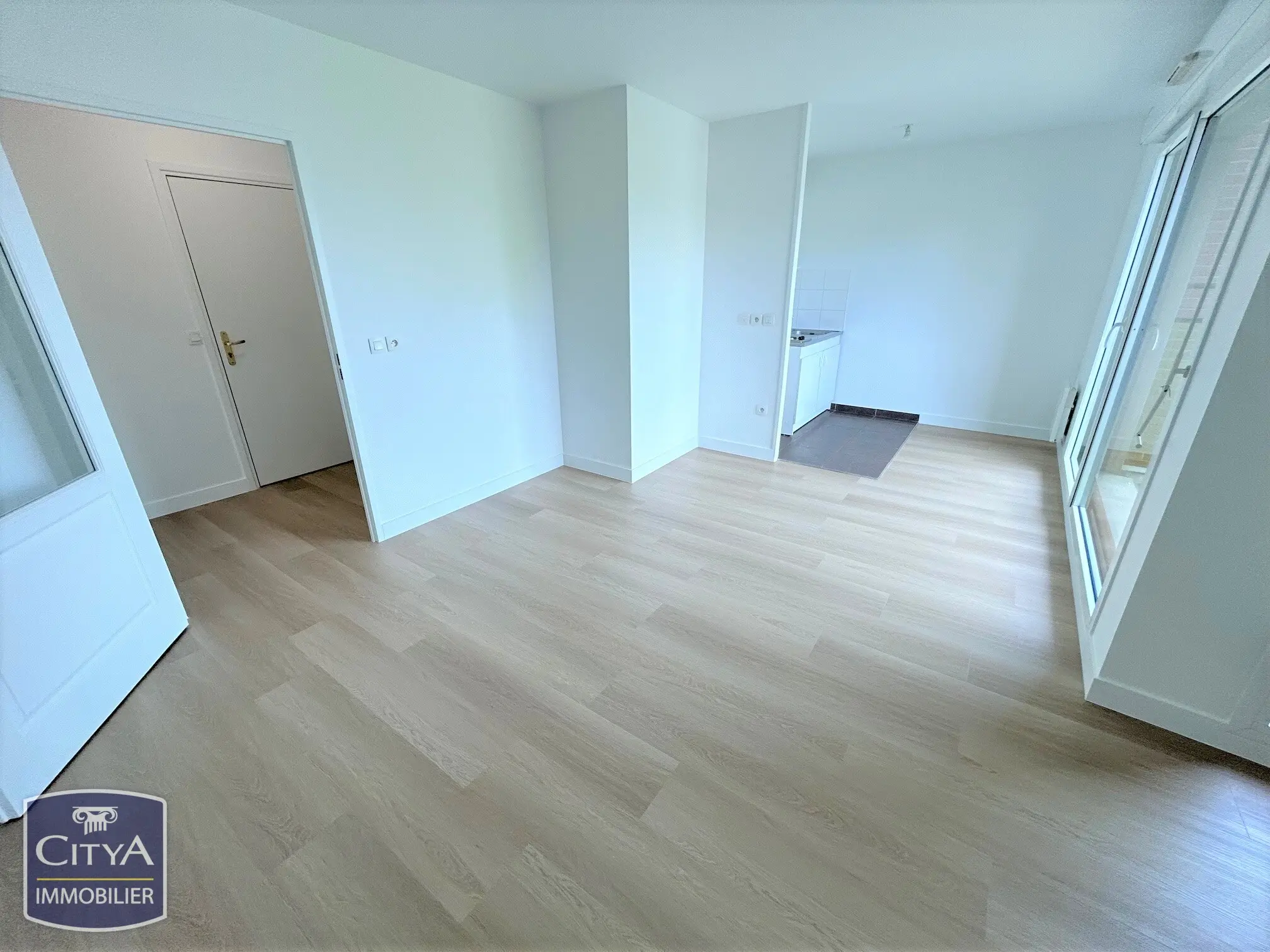 Photo 2 Appartement 1 pièce 30.78m²