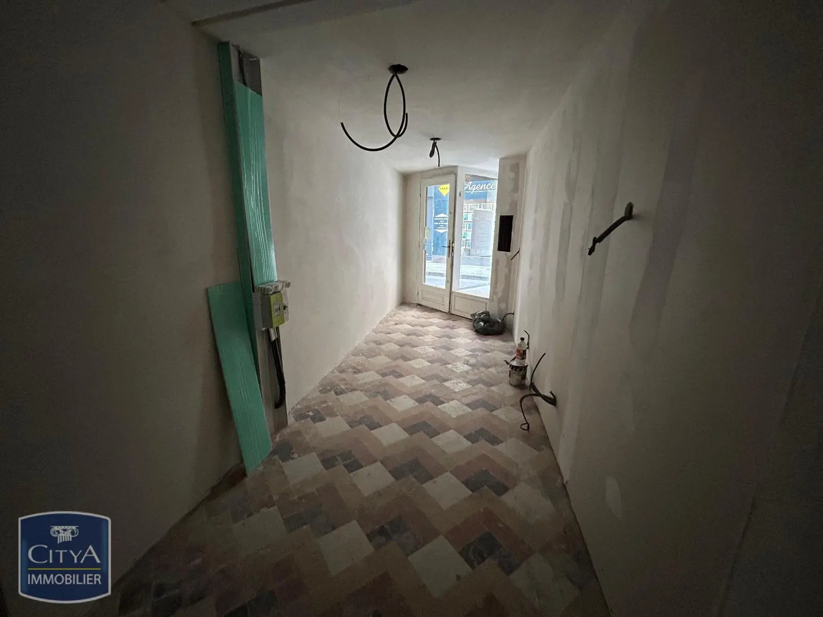 Photo 3 Local Commercial