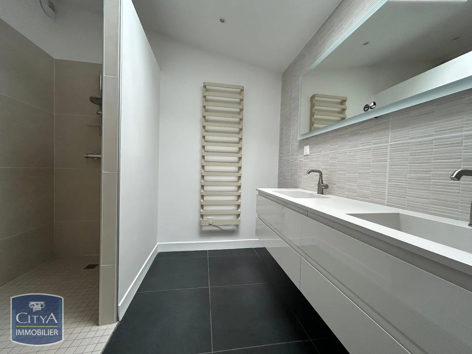 Photo 2 Maison 4 pièces 147.23m²