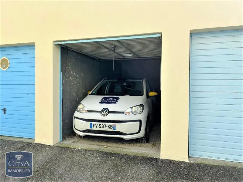 Photo 1 Parking