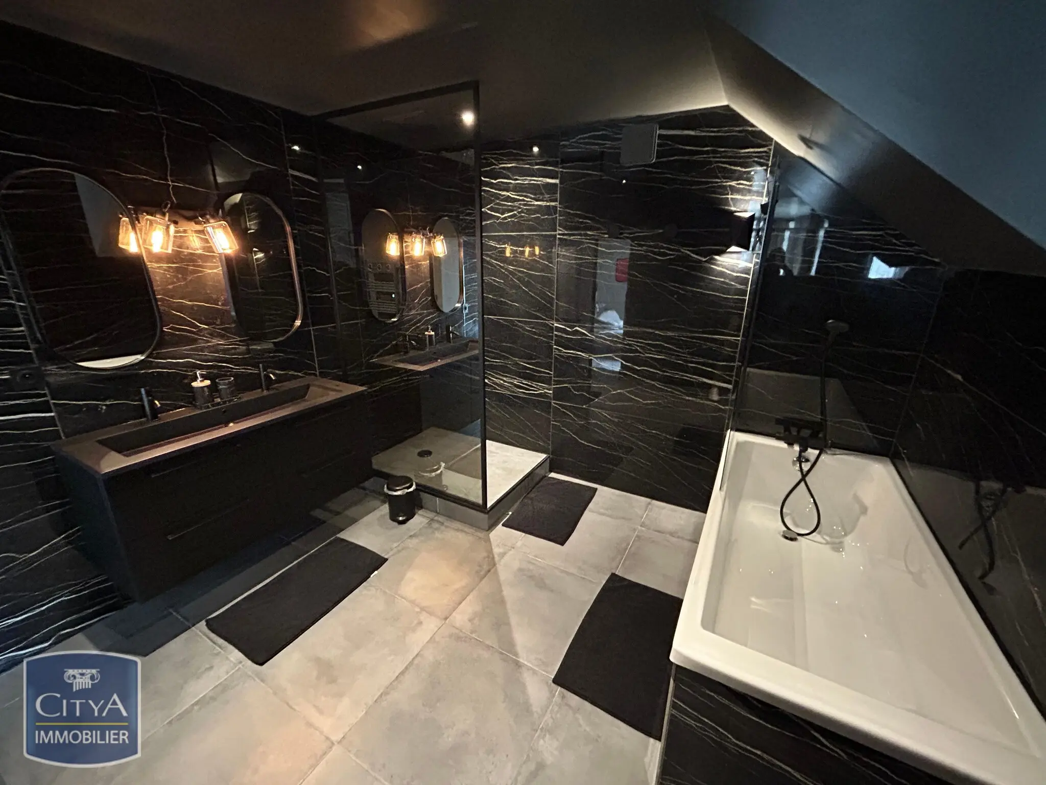 Photo 18 Maison 6 pièces 198m²