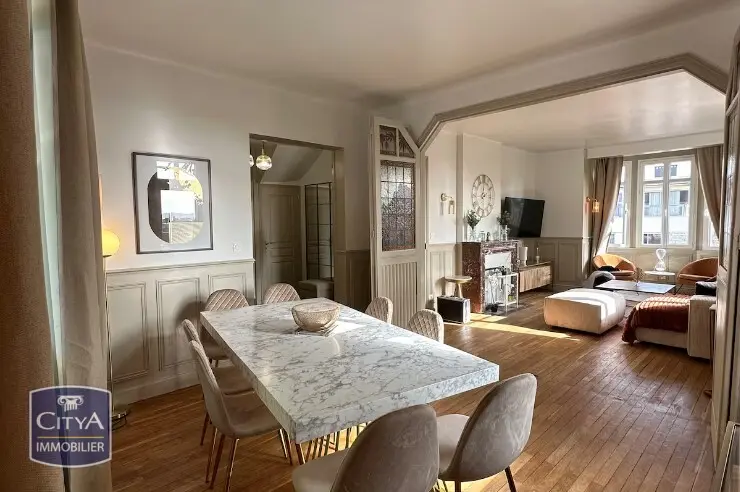 Photo 1 Maison 9 pièces 198m²