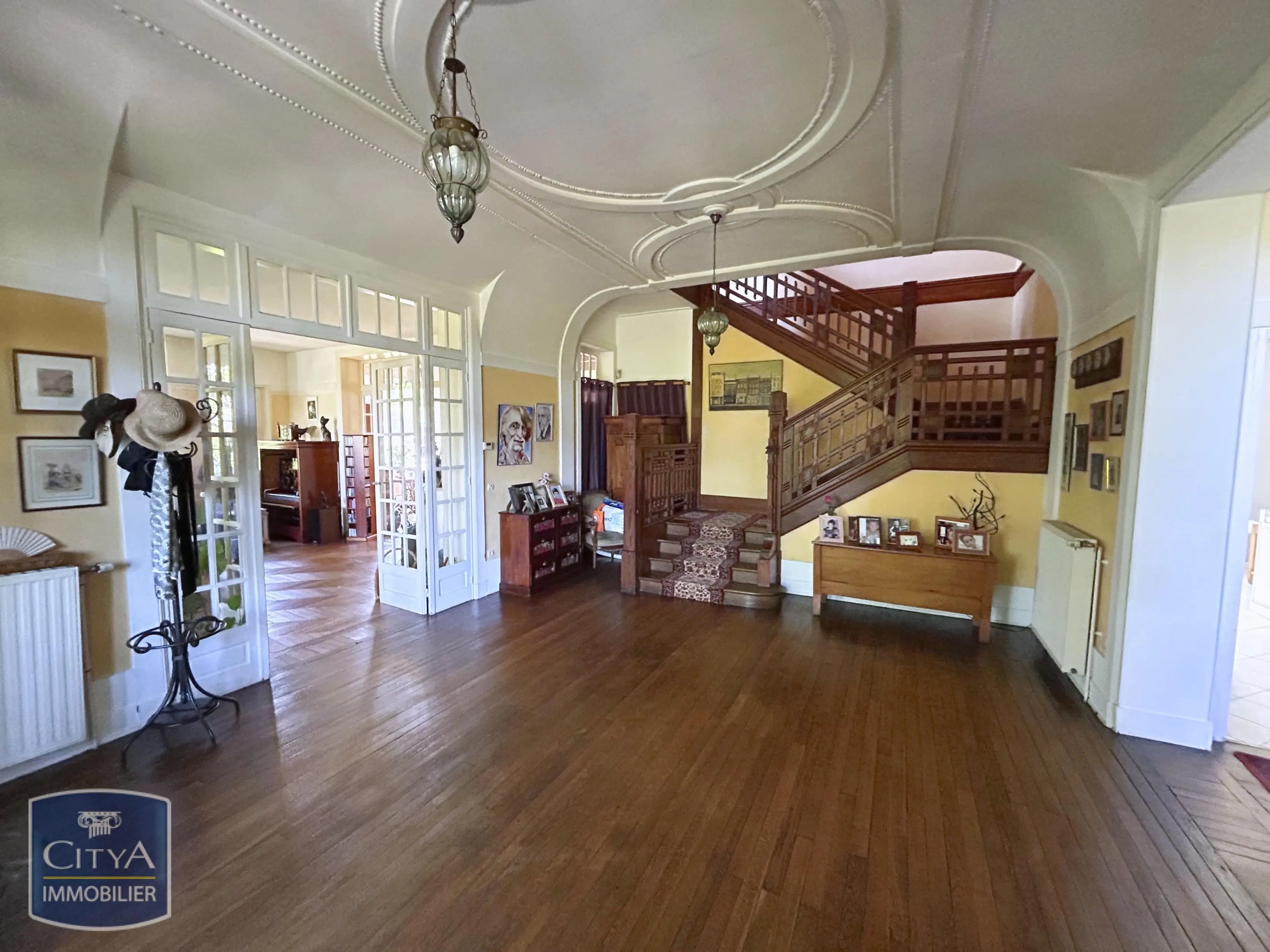 Photo 3 Maison 8 pièces 307.76m²