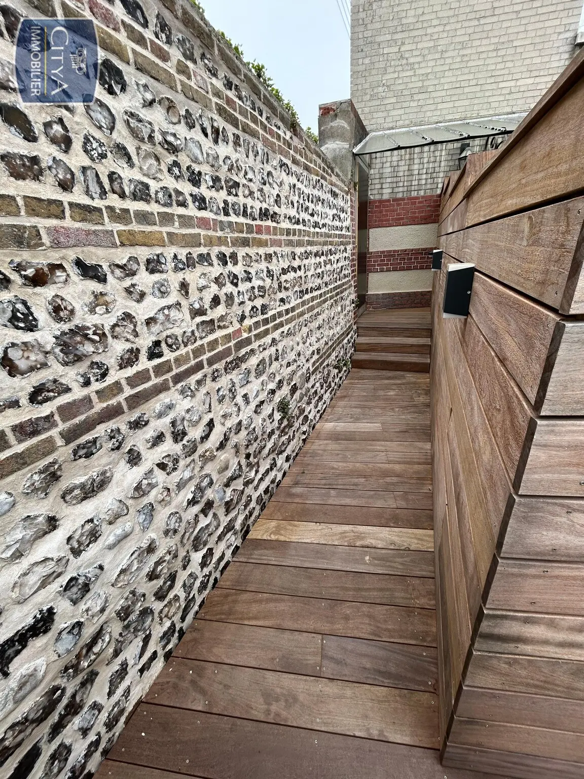 Photo 15 Maison 6 pièces 198m²