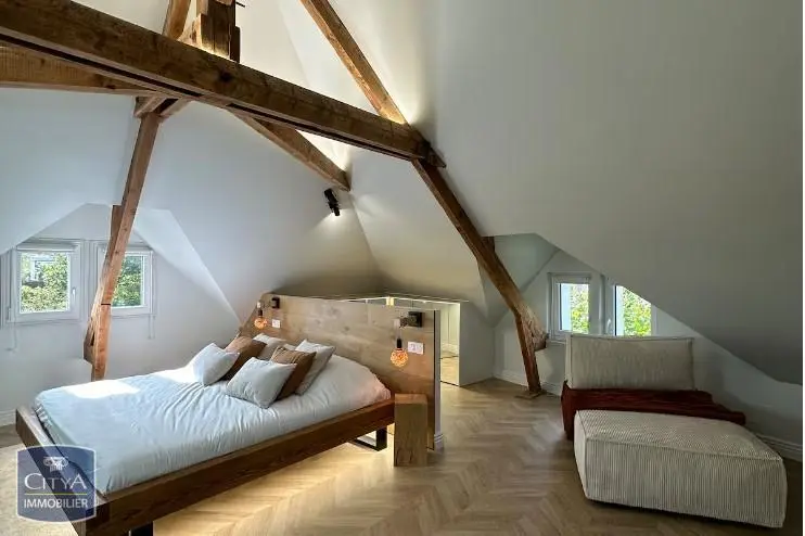 Photo 9 Maison 6 pièces 198m²