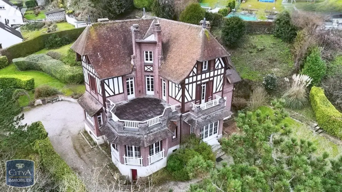 Photo 2 Maison 8 pièces 307.76m²