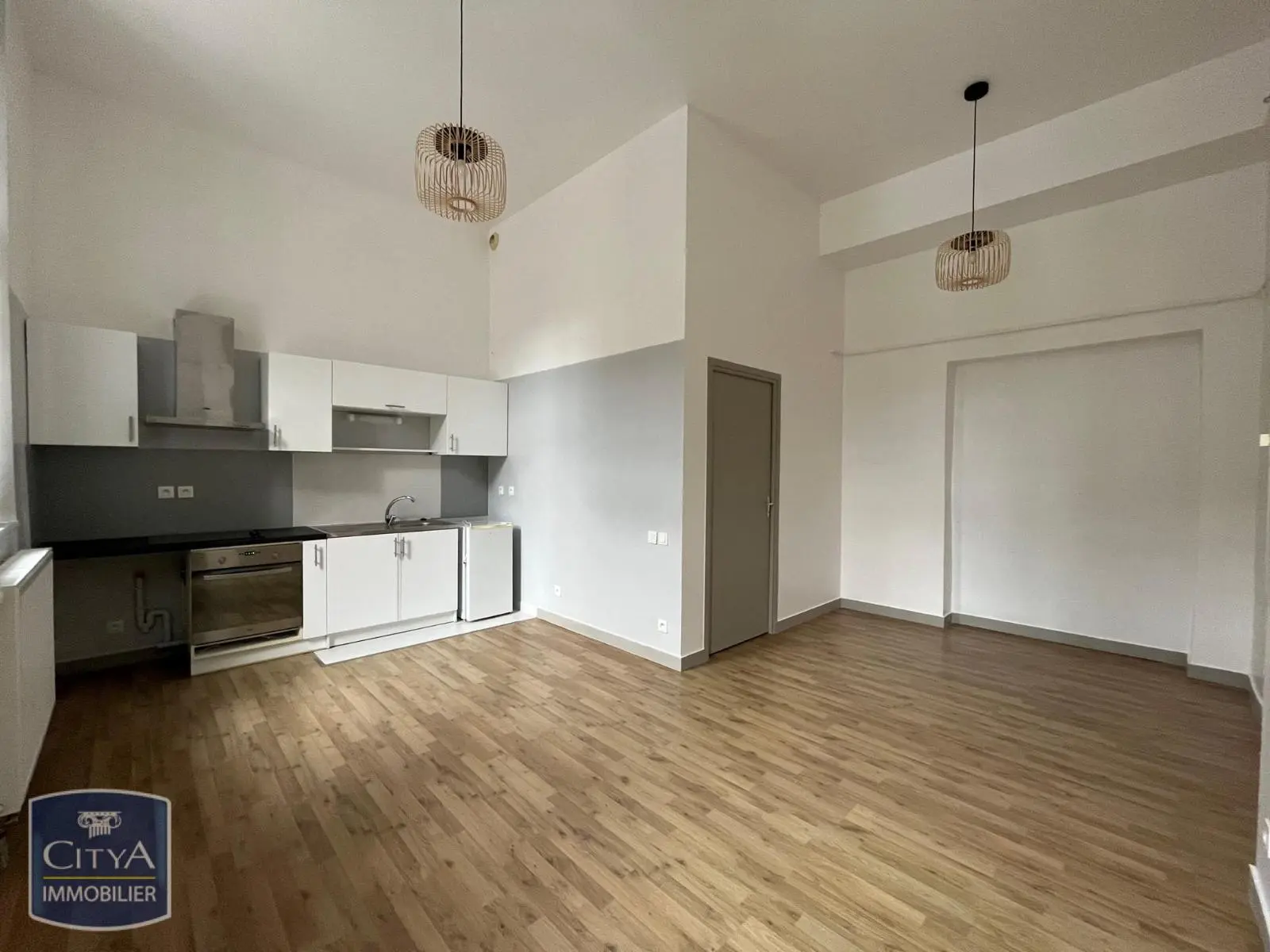 Photo 1 Appartement 1 pièce 27.92m²