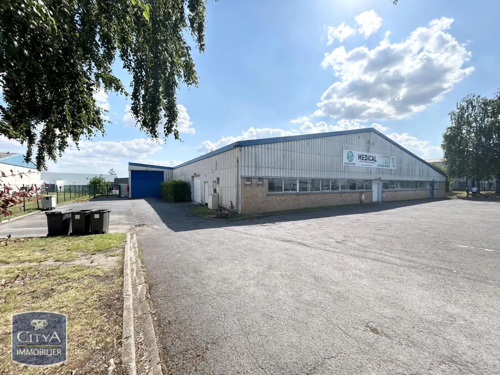 Photo 1 Local Professionnel 1461.91m²