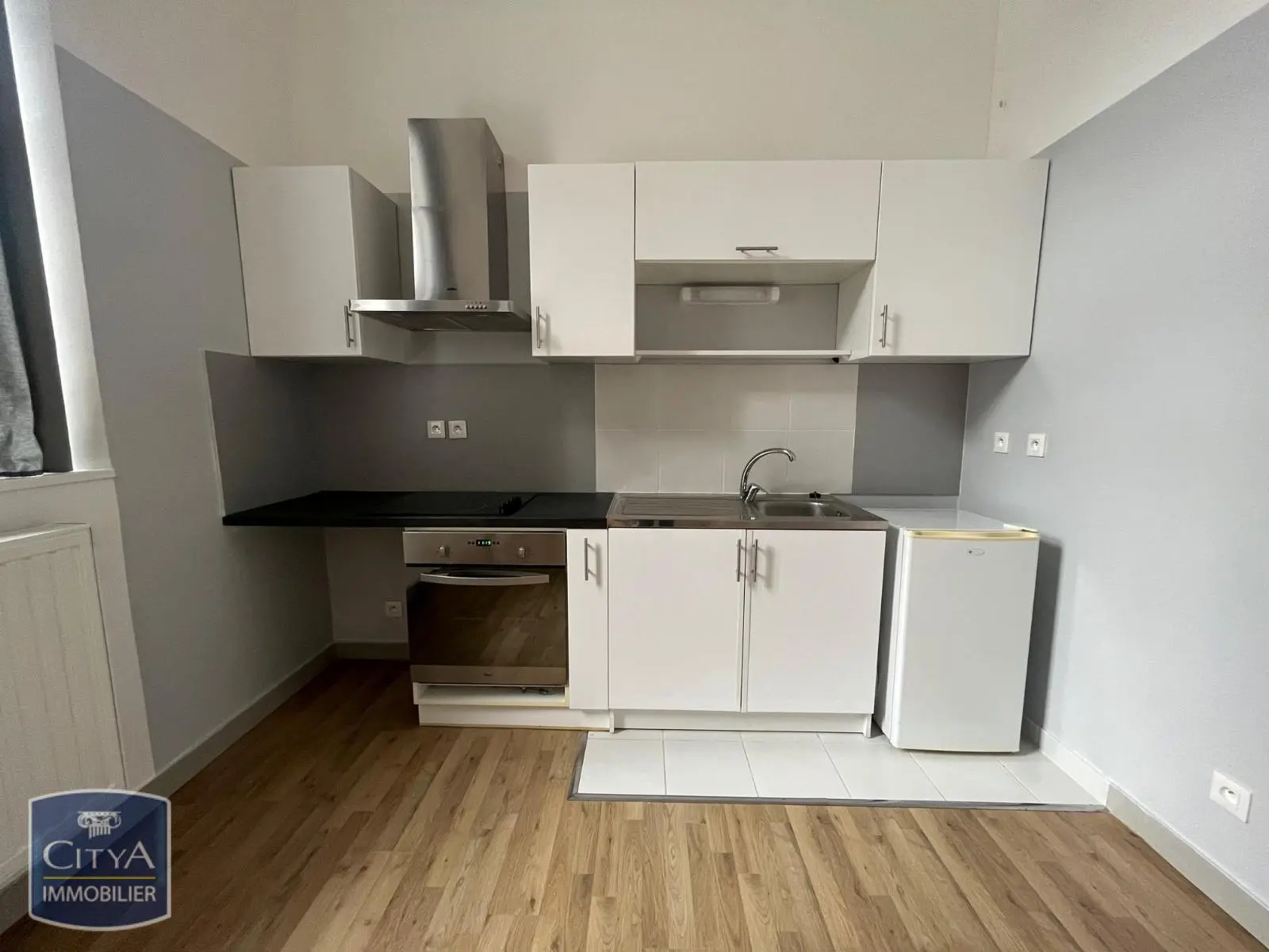 Photo 2 Appartement 1 pièce 27.92m²