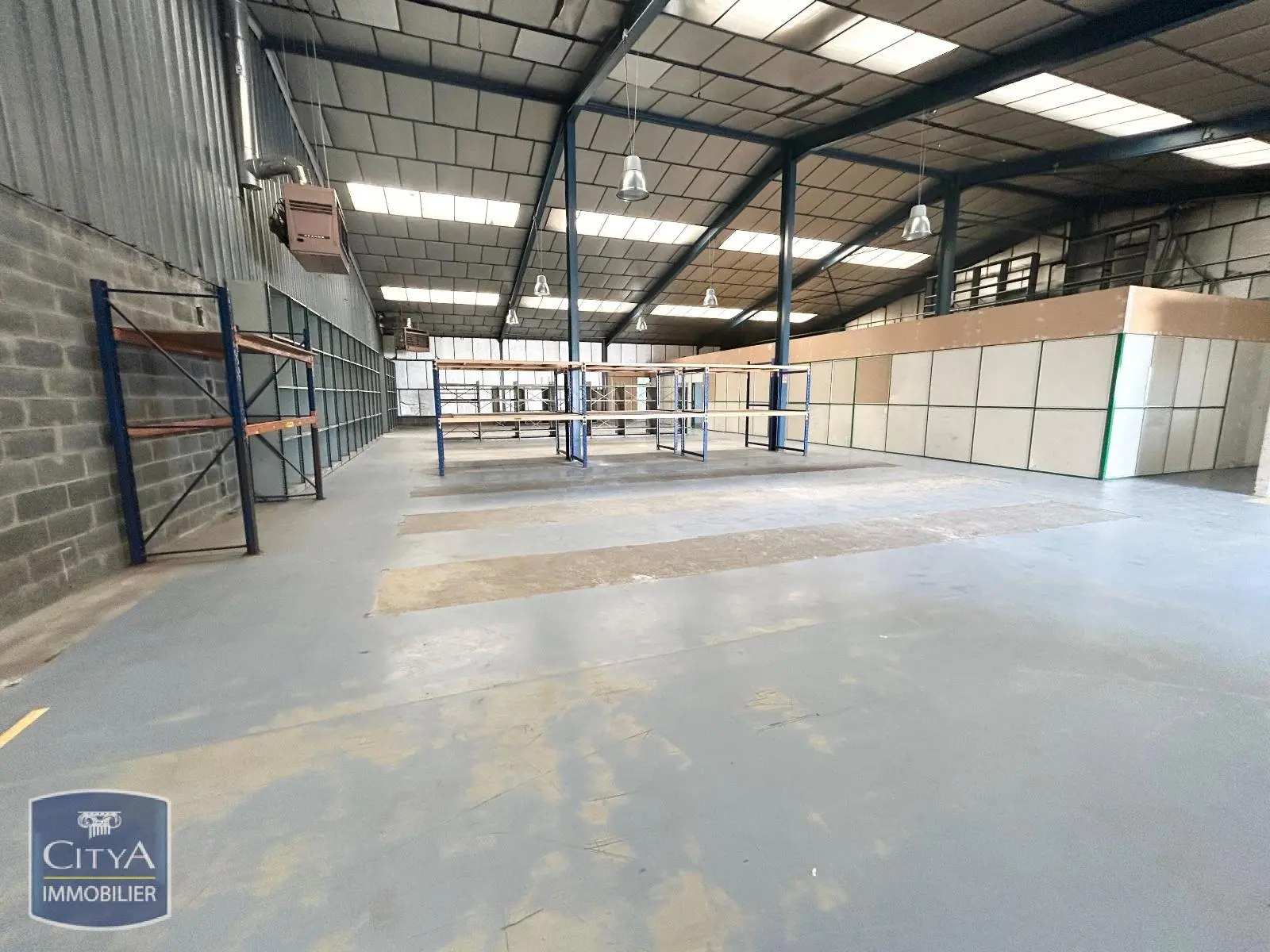 Photo 2 Local Professionnel 1461.91m²