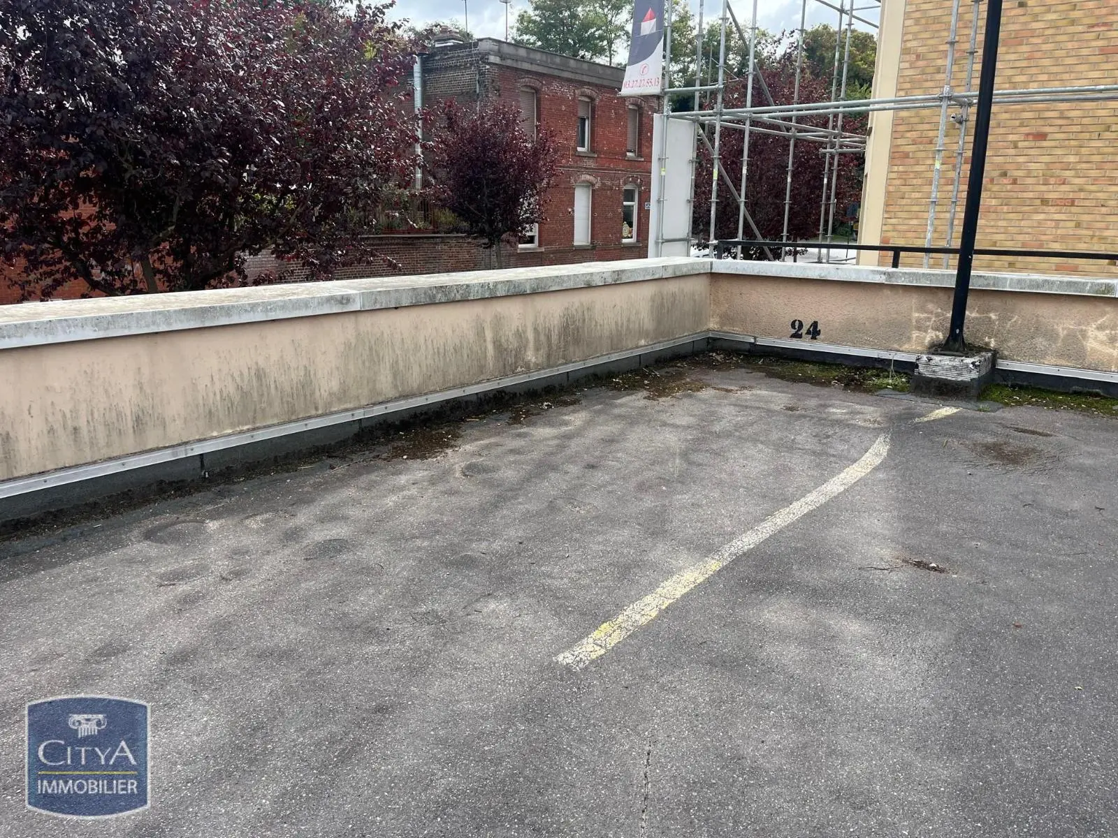 Photo 1 Parking