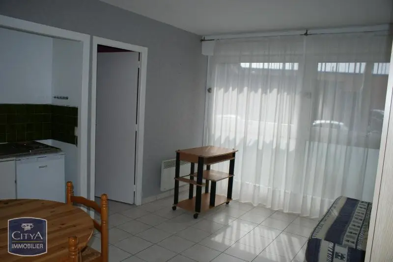 Photo 2 Appartement 1 pièce 28m²