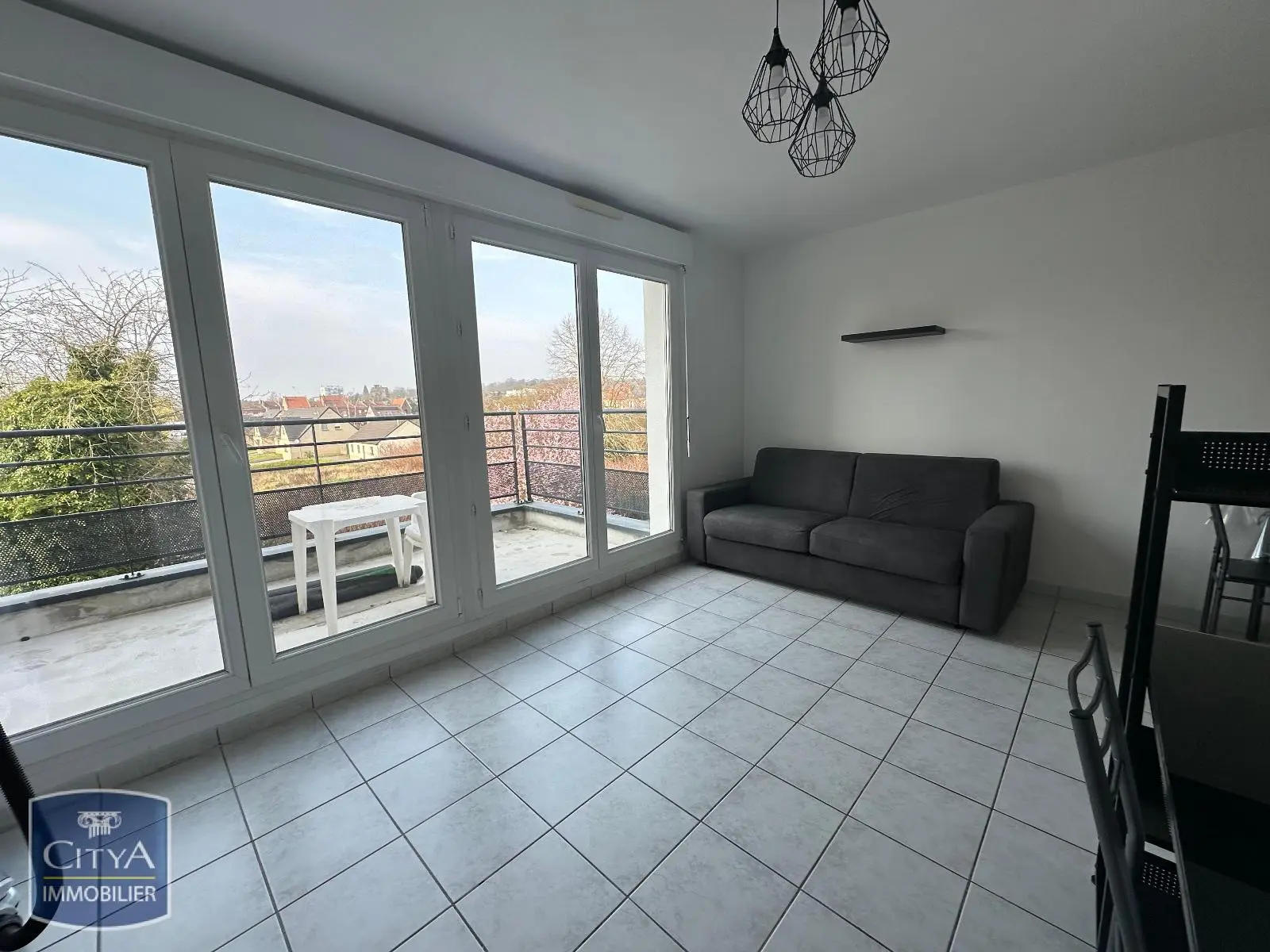 Photo 1 Appartement 1 pièce 26m²