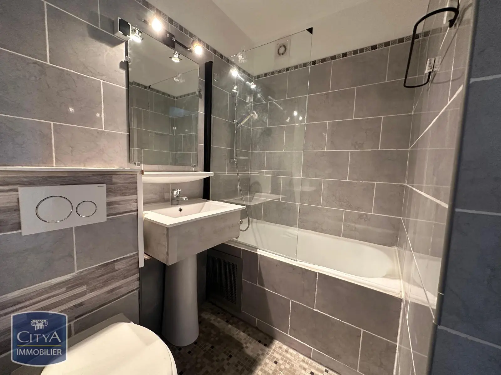 Photo 2 Appartement 1 pièce 32m²