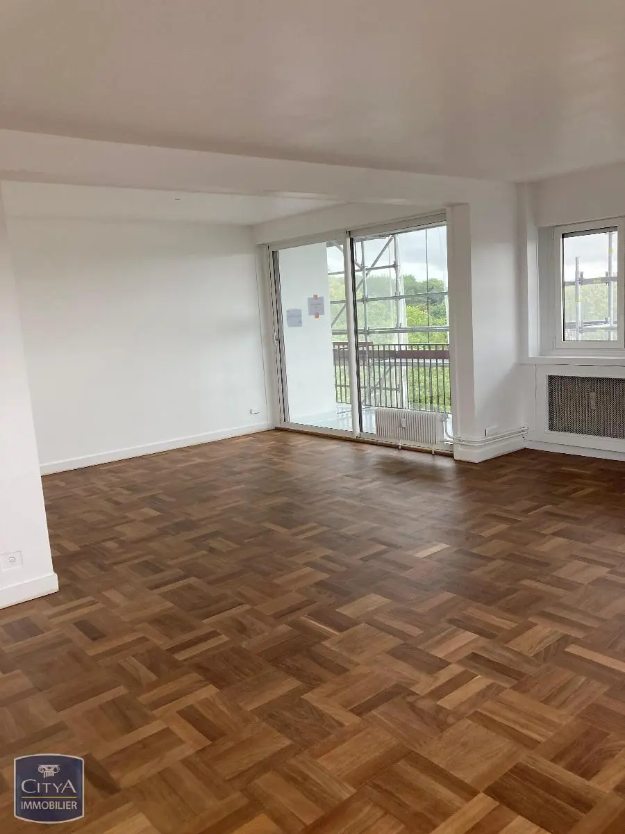 Photo 1 Appartement 4 pièces 107.6m²