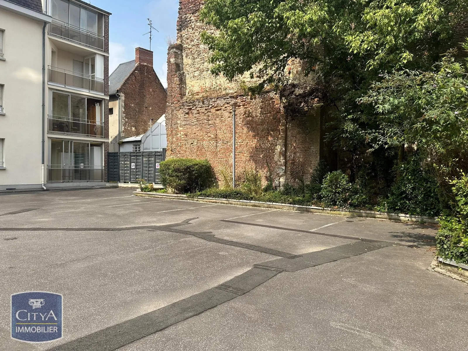 Photo 1 pour Parking Photo 1 Parking