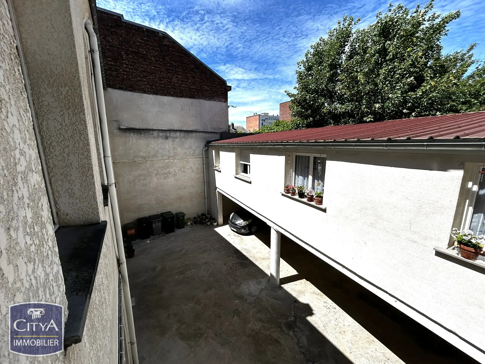 Photo 3 Immeuble 241.65m²
