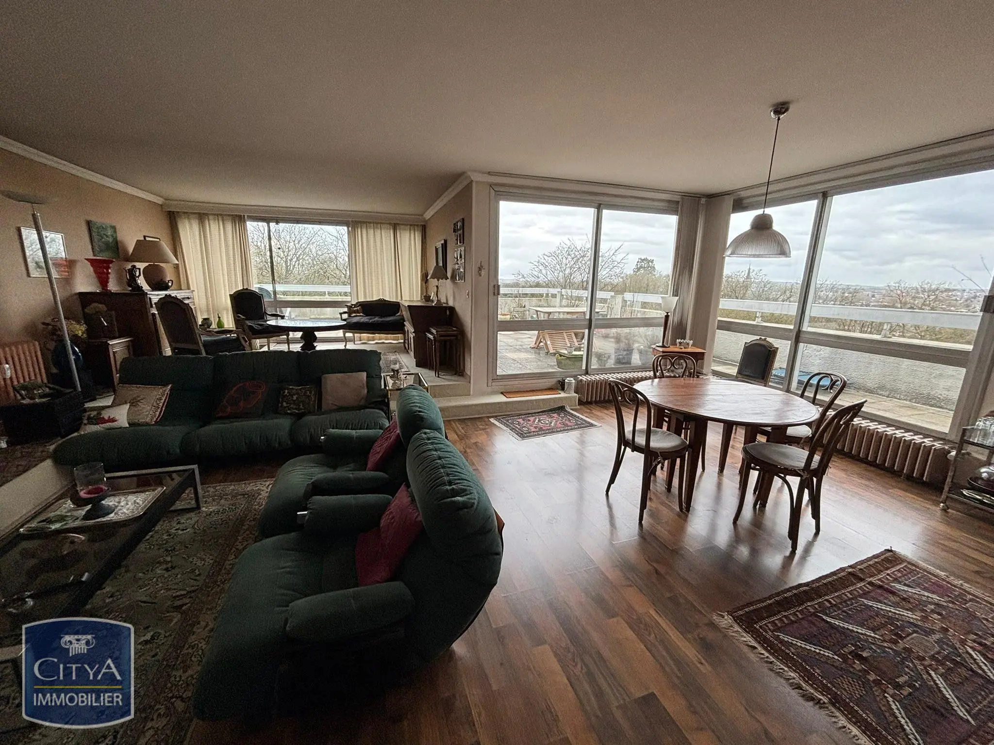 Photo 1 Appartement 5 pièces 135m²