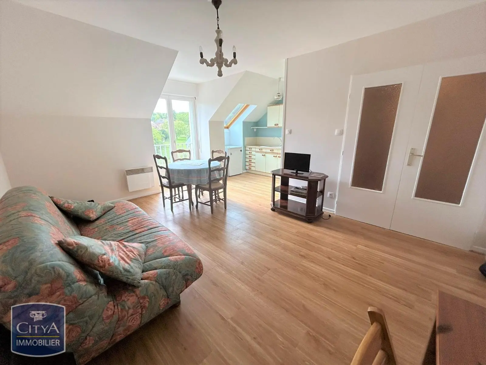 Photo 1 Appartement 1 pièce 37m²