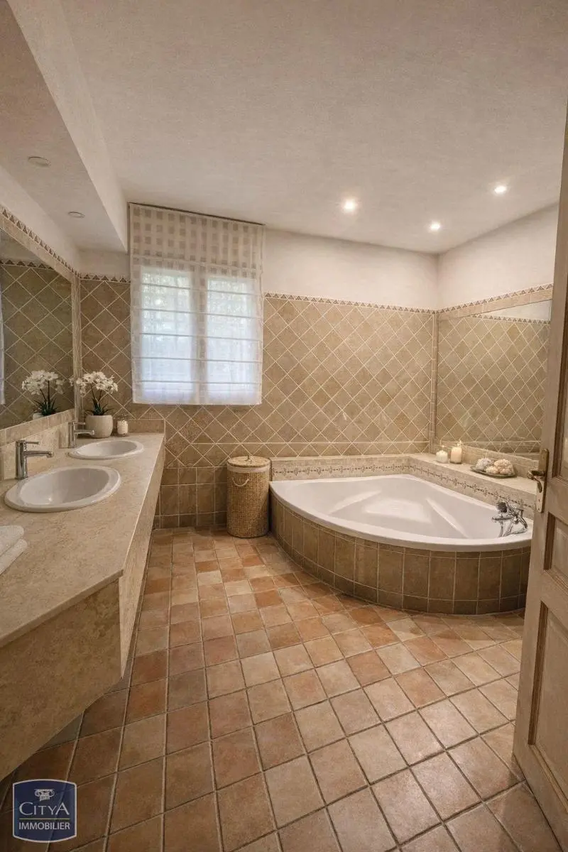 Photo 7 Maison 9 pièces 167m²