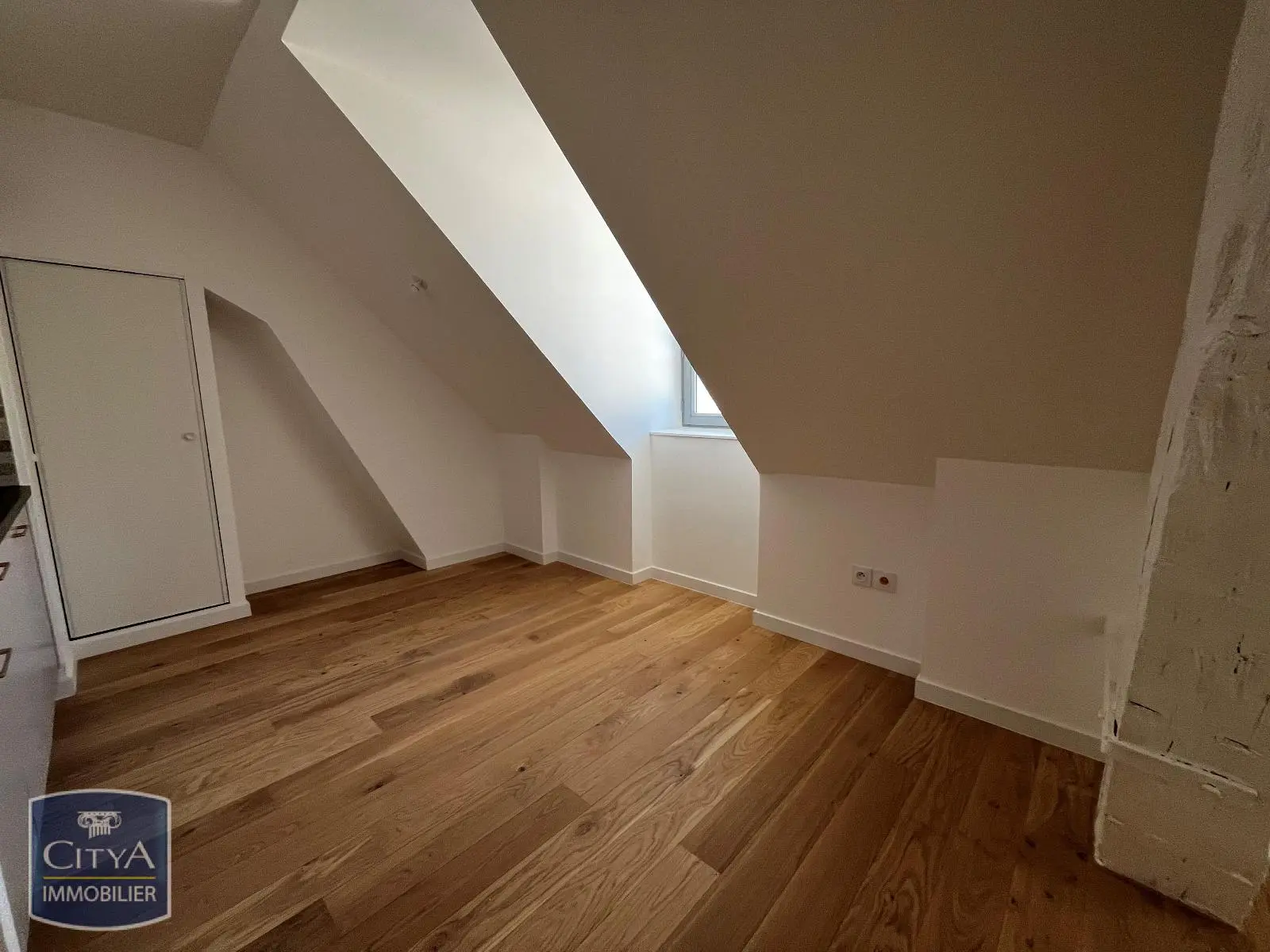 Photo 2 Appartement 1 pièce 27.6m²