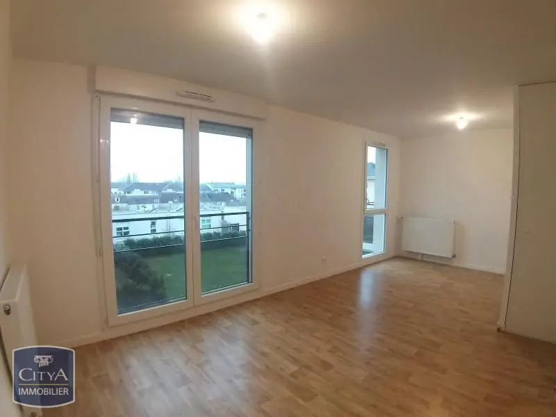 Photo 1 Appartement 1 pièce 32.44m²