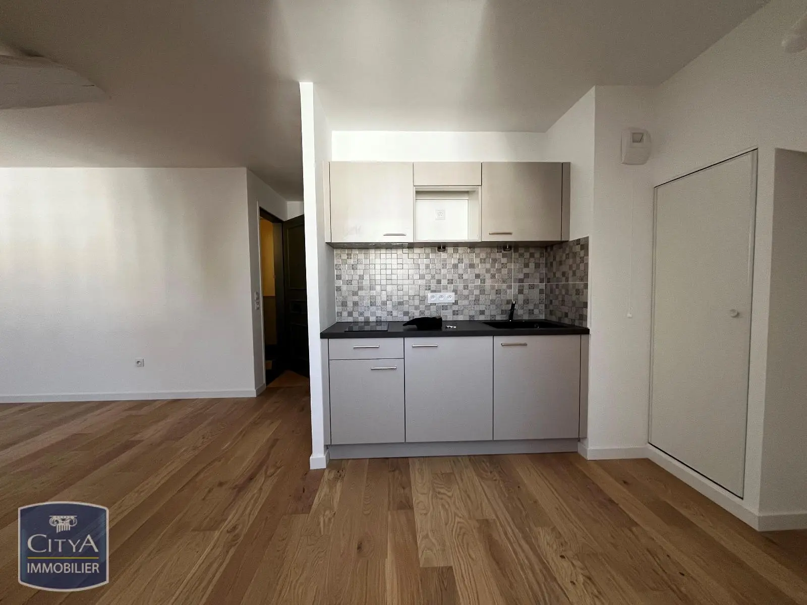 Photo 3 Appartement 1 pièce 27.6m²