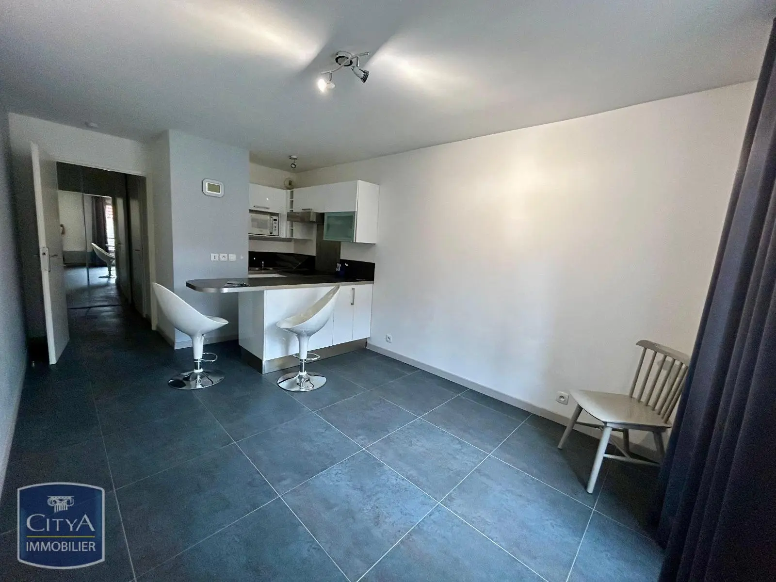 Photo 1 Appartement 1 pièce 24.09m²