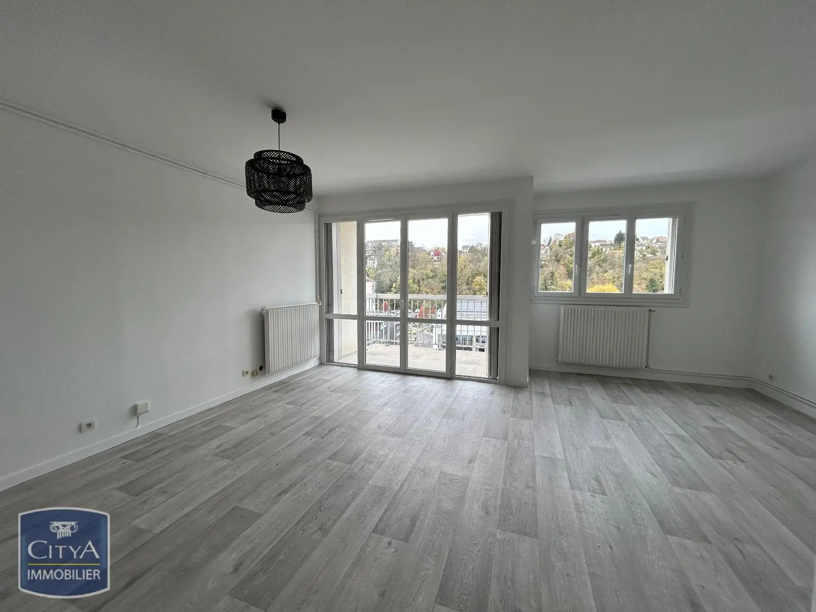 Photo 1 Appartement 1 pièce 33.22m²
