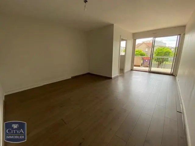 Photo 1 Appartement 1 pièce 37.74m²
