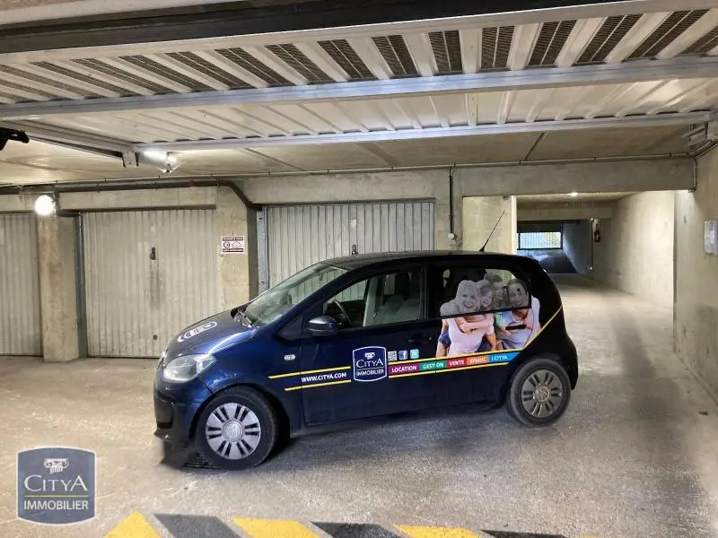 Photo 1 Parking