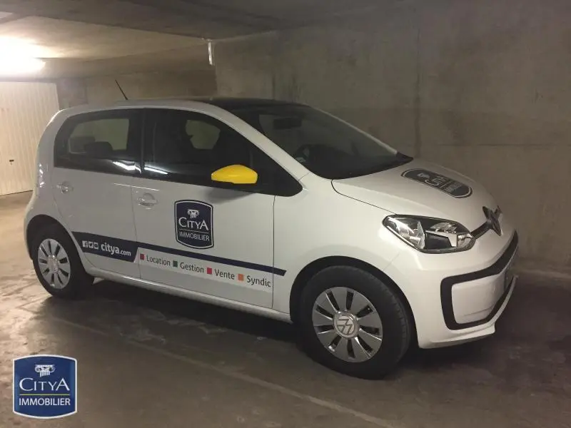 Photo 1 Parking
