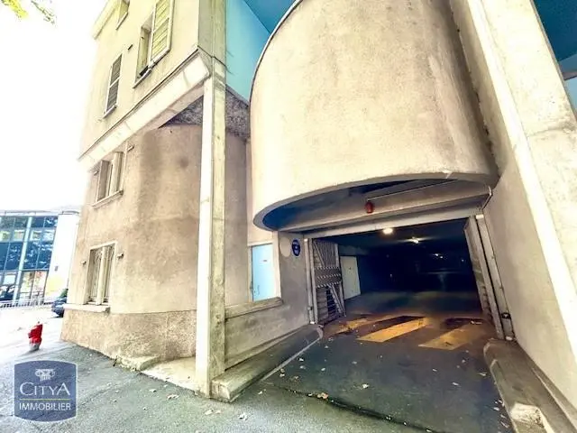 Photo 2 Parking 28m²