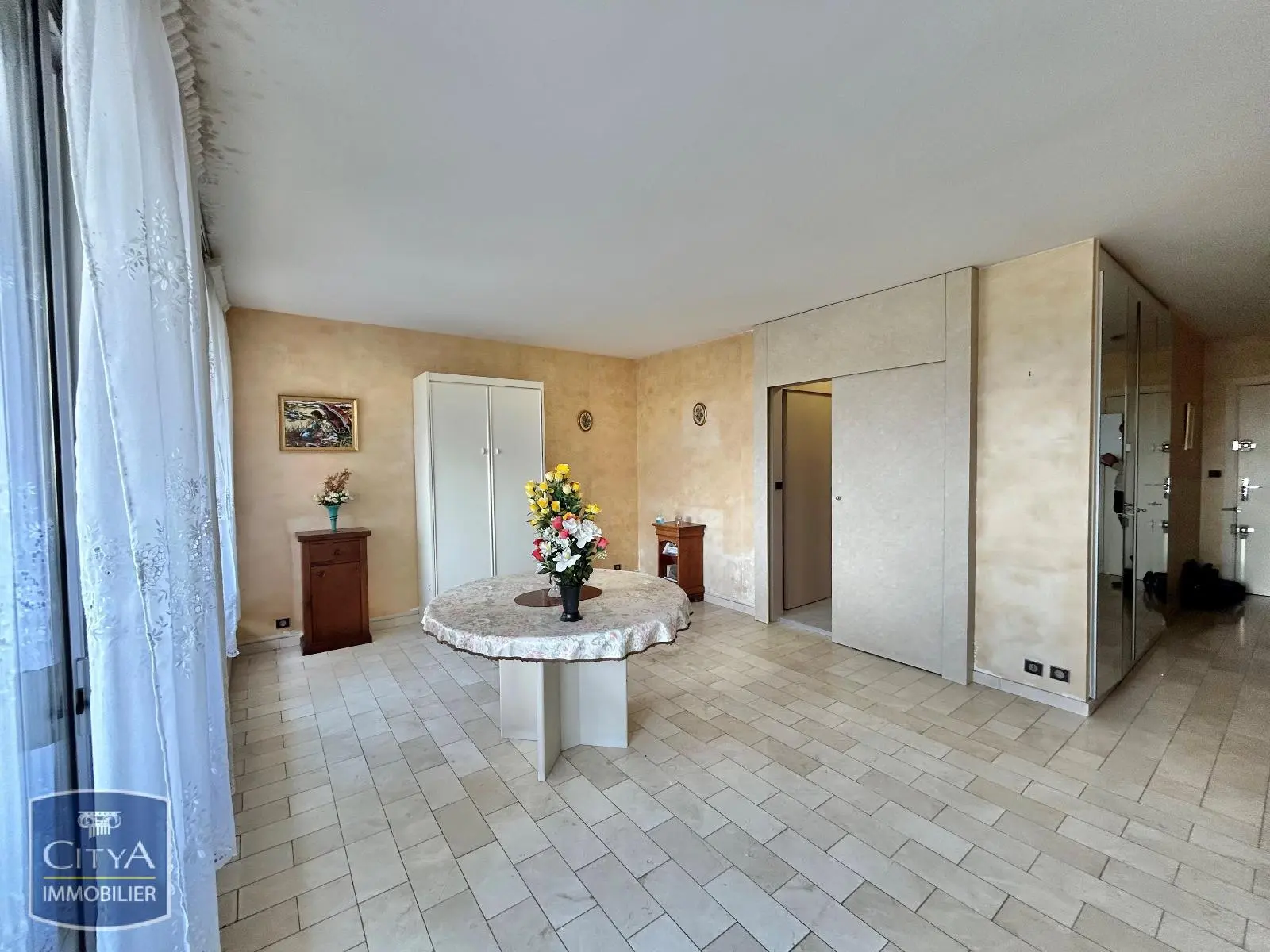 Photo 2 Appartement 1 pièce 34m²