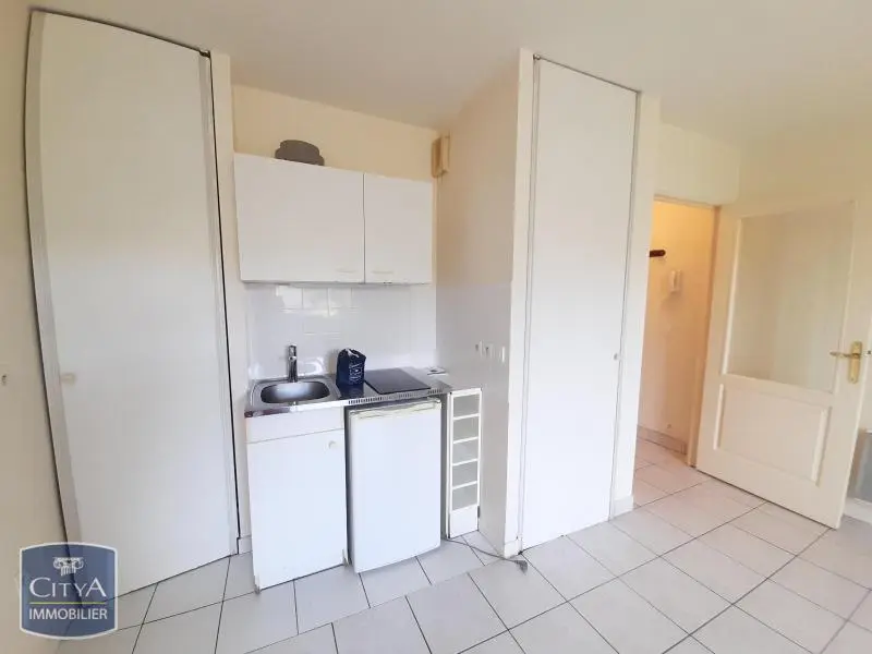 Photo 2 Appartement 1 pièce 29.85m²