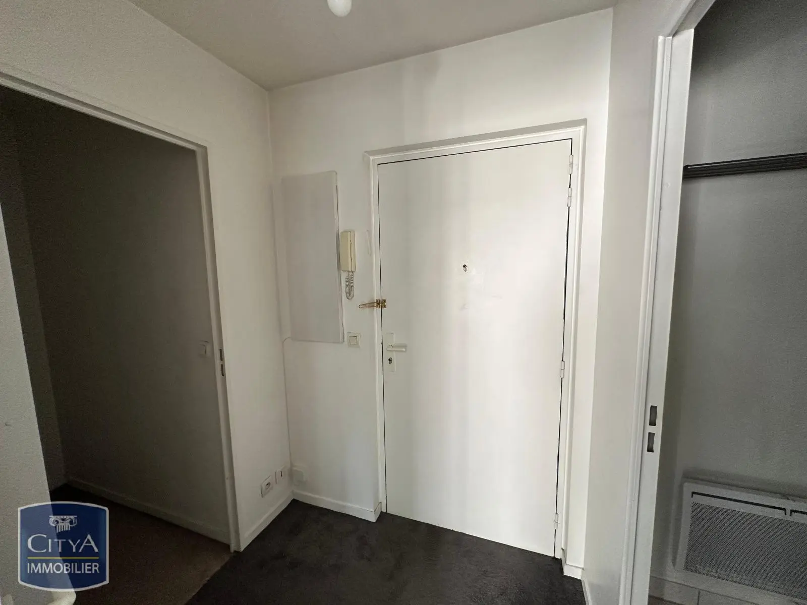 Photo 3 Appartement 1 pièce 27.68m²