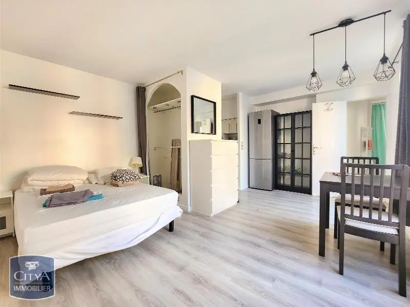 Photo 2 Appartement 1 pièce 24.61m²